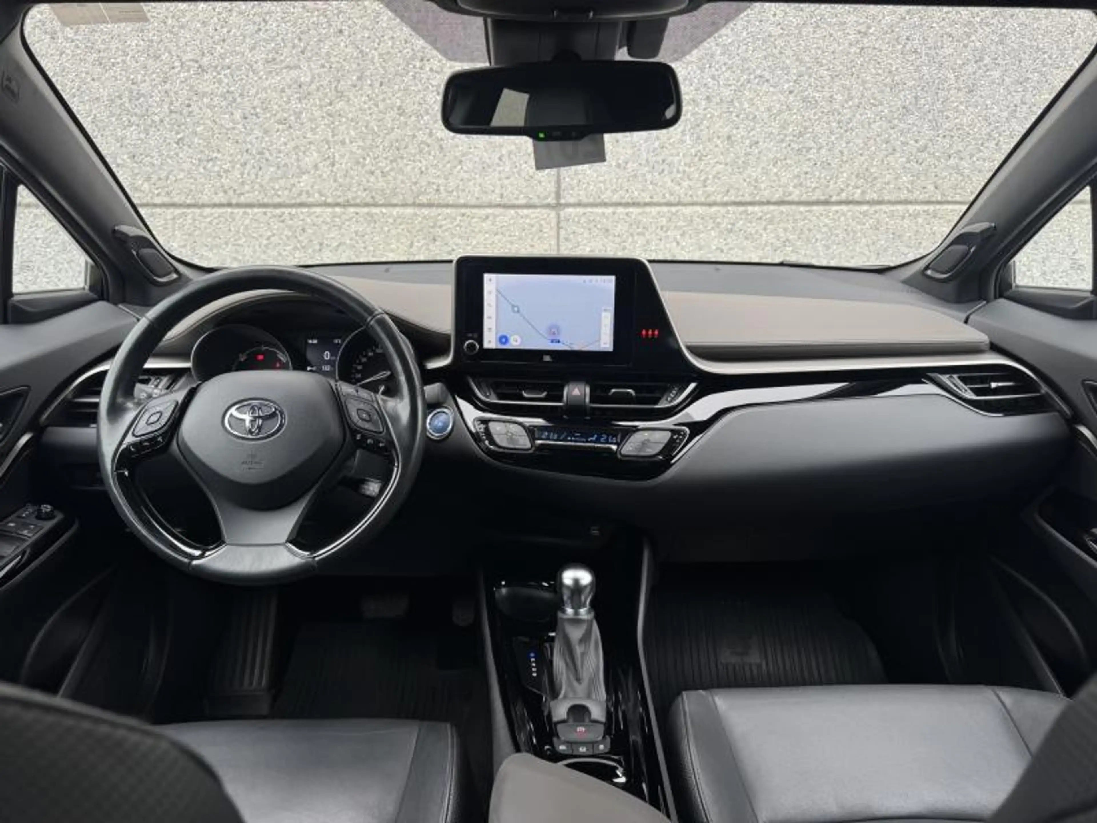 Toyota C-HR 1.8 Hybrid CVT C-HIC Mono-Tone + Premium pack et N — photo 11