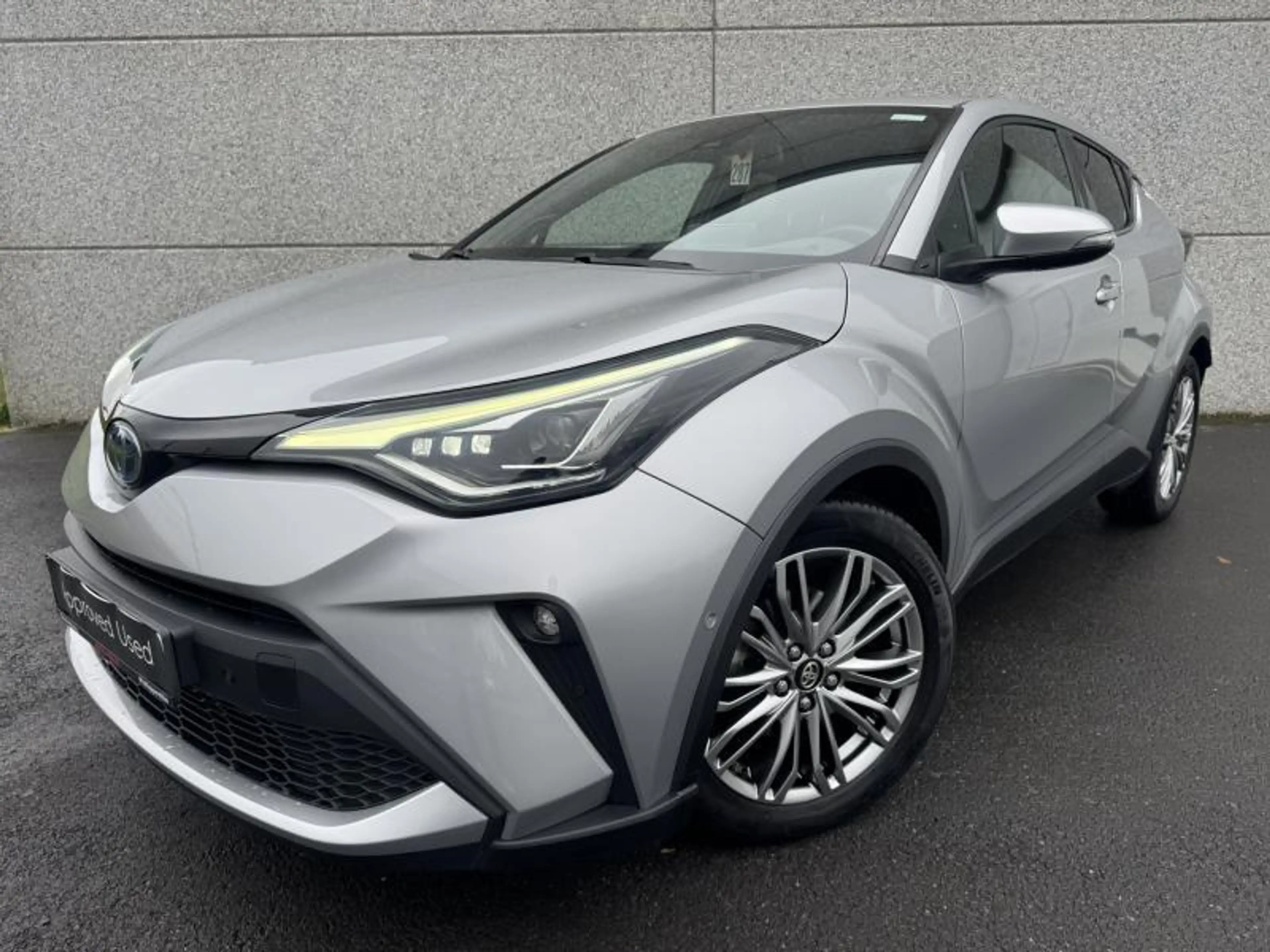 Toyota C-HR 1.8 Hybrid CVT C-HIC Mono-Tone + Premium pack et N — photo 2