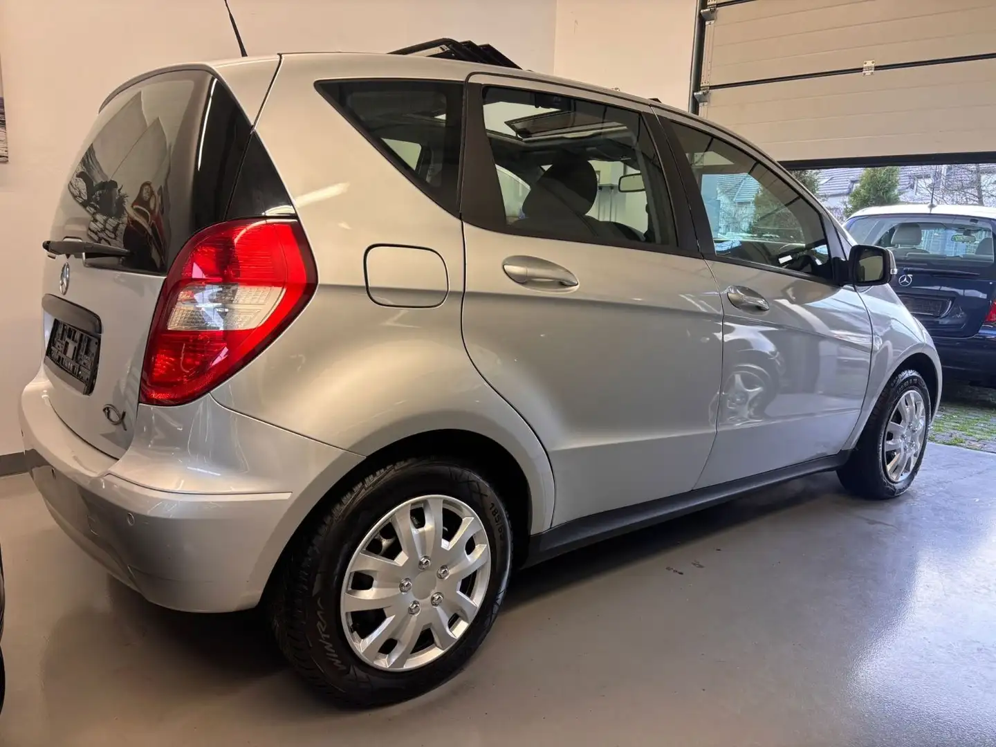 Mercedes-Benz A 150 ELEGANCE AUTOMATIK PANODACH AC NEUWERTIG Silber - 2