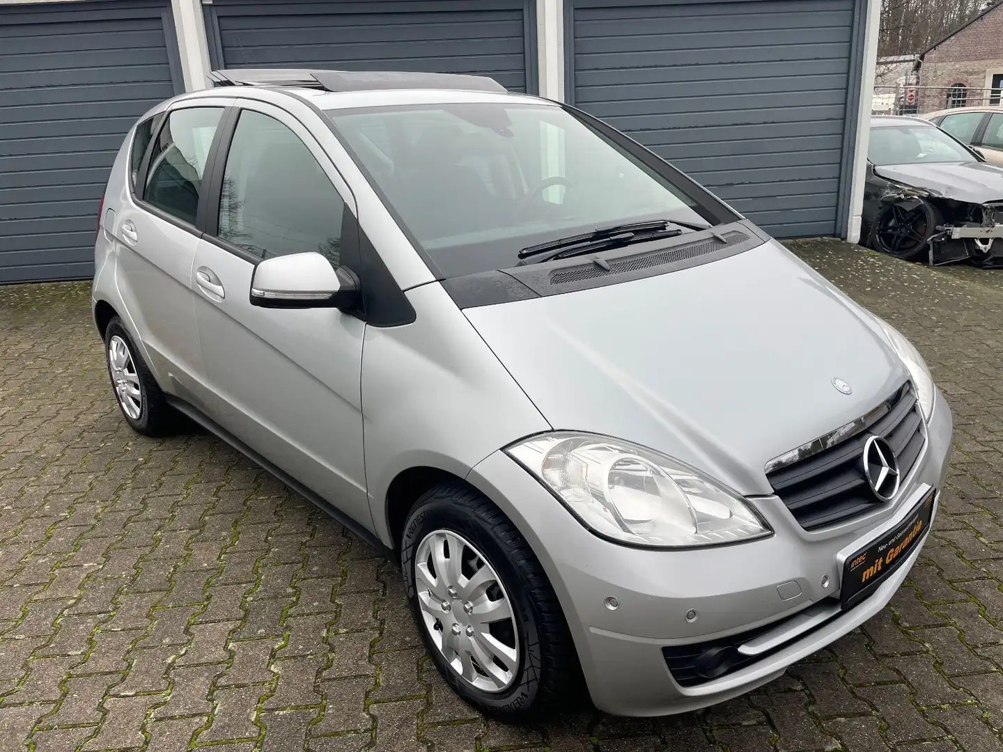 Mercedes-Benz A 150 ELEGANCE AUTOMATIK PANODACH AC NEUWERTIG Silber - 1