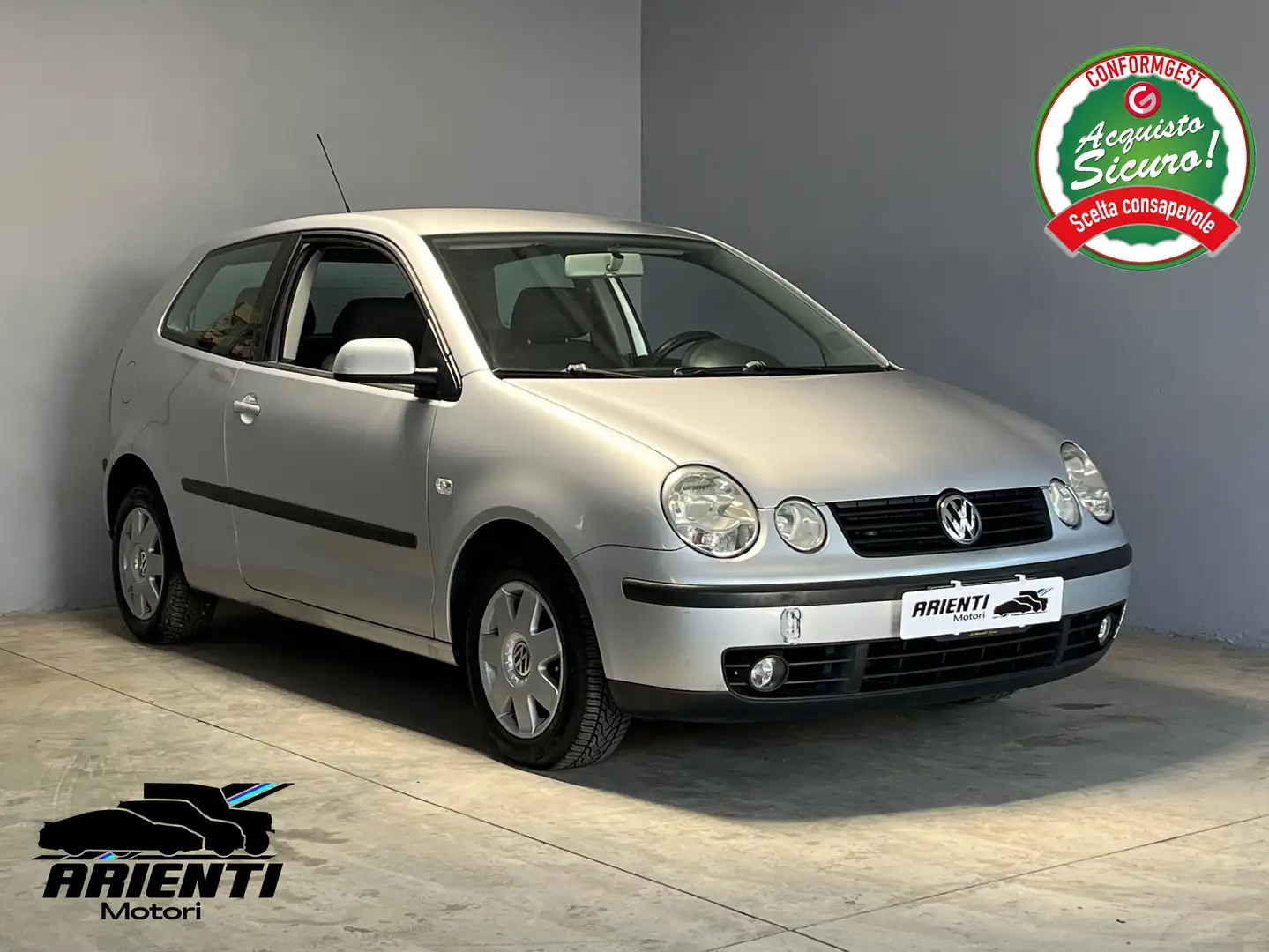 Volkswagen Polo 1.2cc TRENDLINE 64cv (OK NEOPATENTATI) Argento - 1