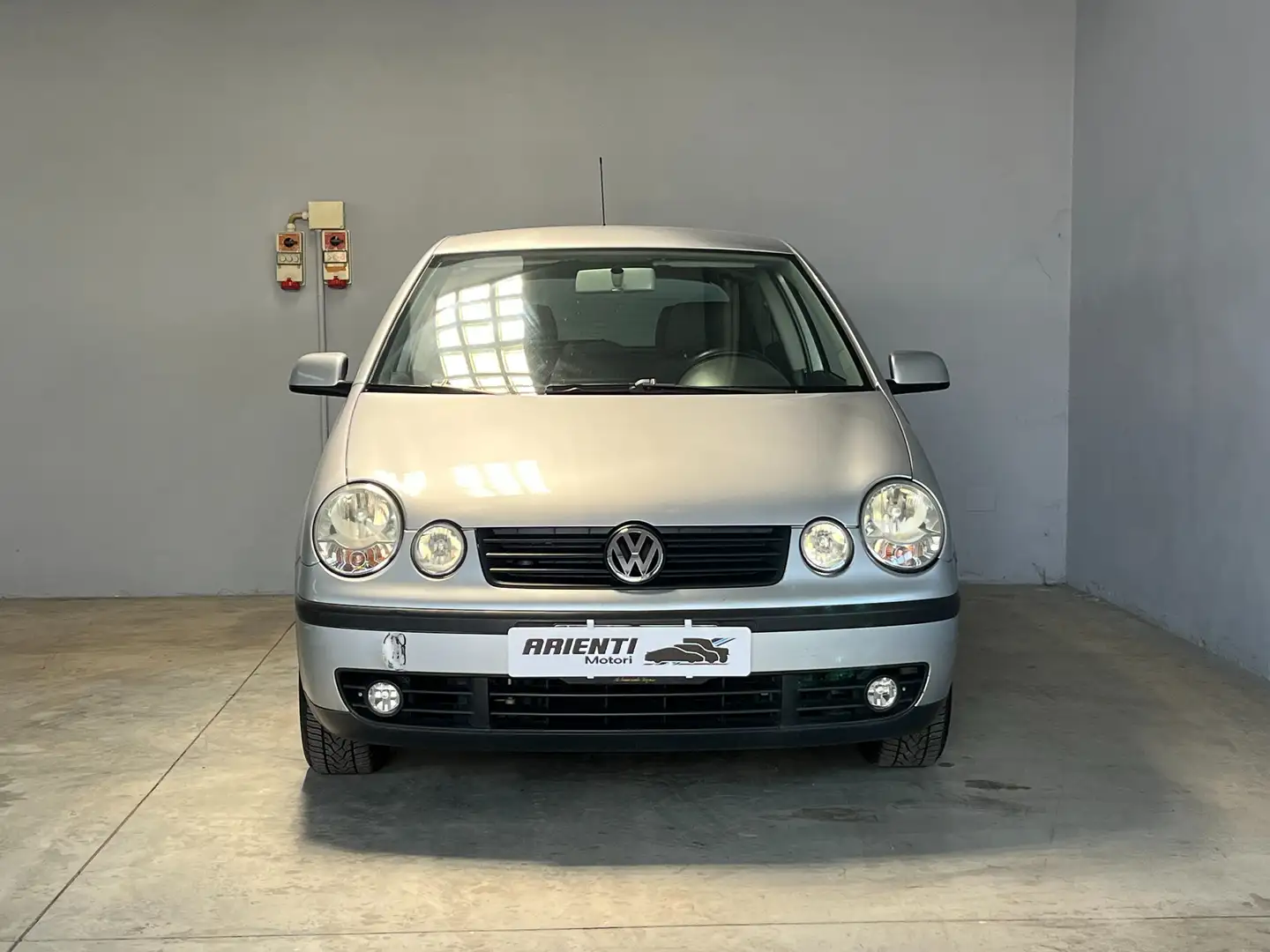 Volkswagen Polo 1.2cc TRENDLINE 64cv (OK NEOPATENTATI) Argento - 2