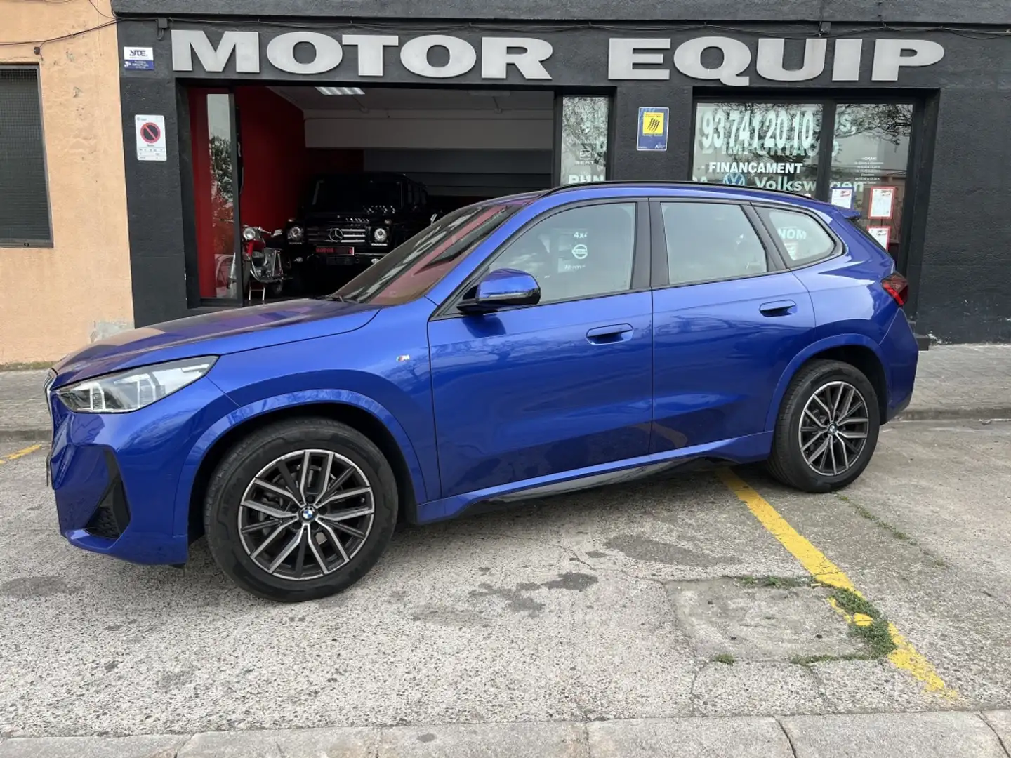 BMW X1 sDrive 18iA M Sport Bleu - 1