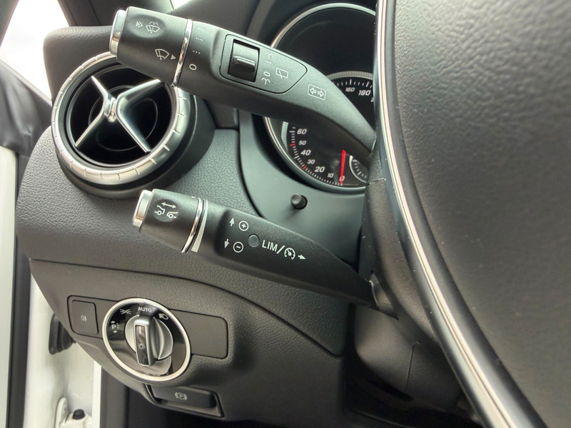 Mercedes-Benz CLA 200 AMG+Pano+Distr+AHK+RKamera+TotW+ — photo 14