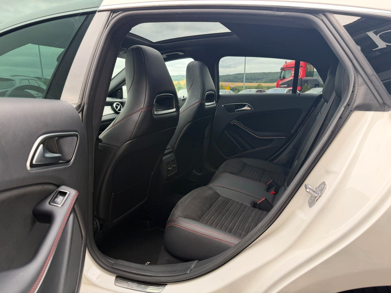 Mercedes-Benz CLA 200 AMG+Pano+Distr+AHK+RKamera+TotW+ — photo 10