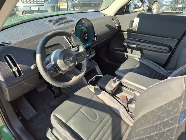 Mini Countryman view 6