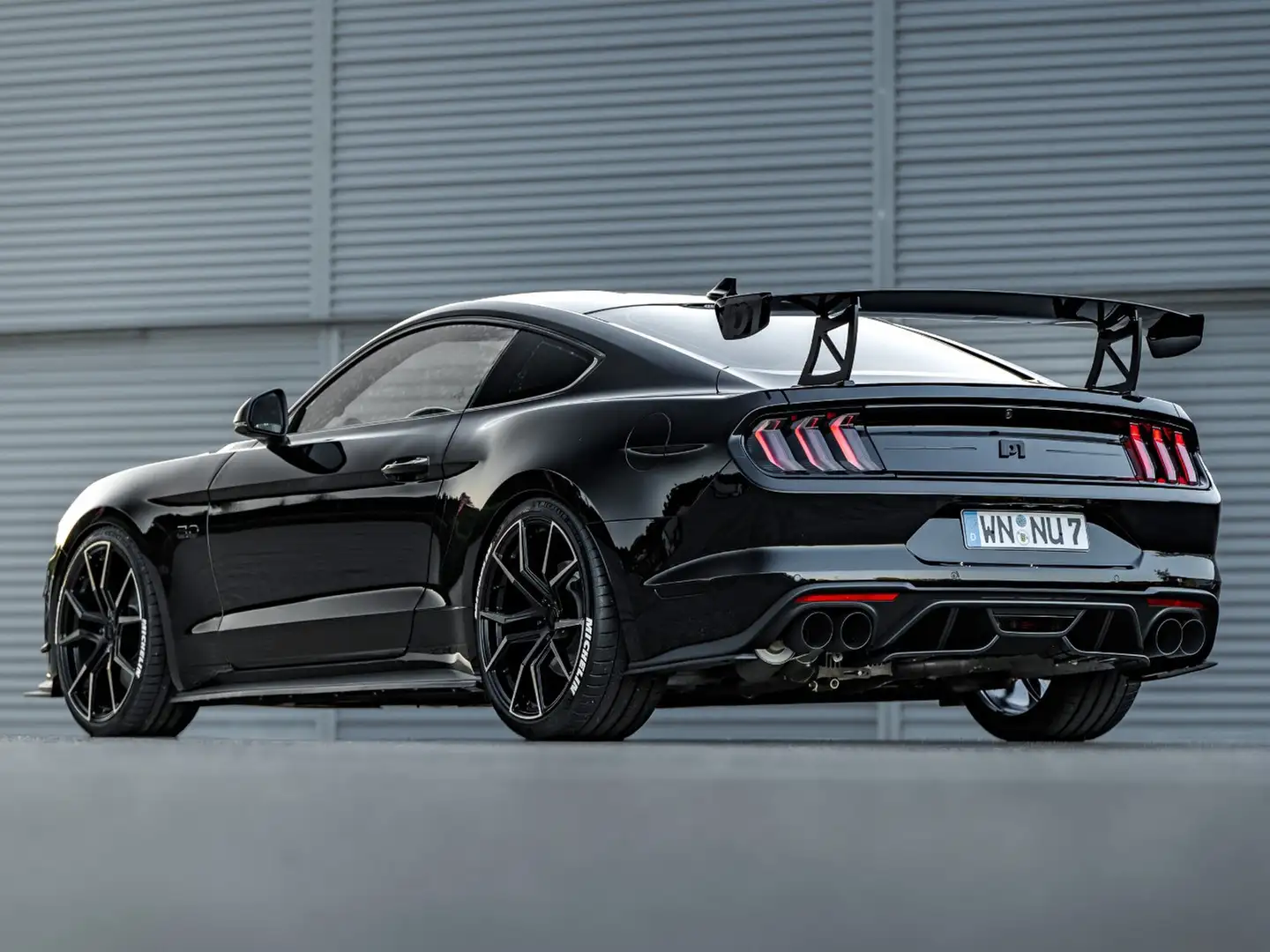 Ford Mustang GT 5.0 V8 Aut. Nuding Performance Umbau crna - 2