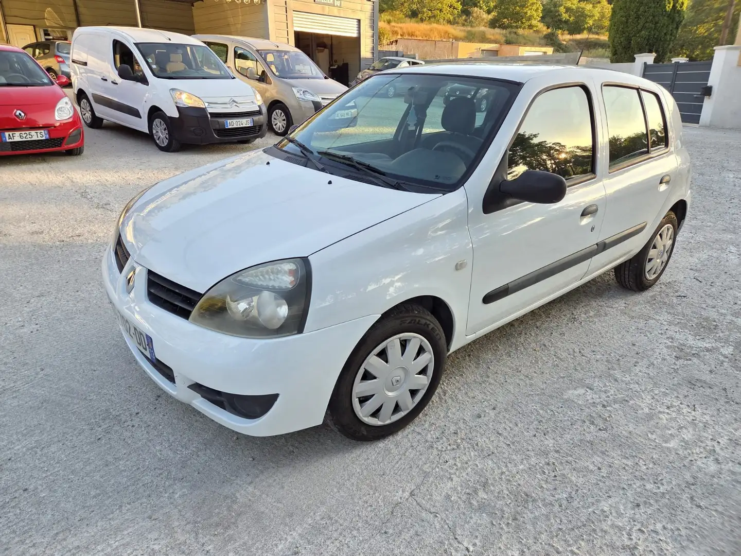 Renault Clio Campus Blanc - 2