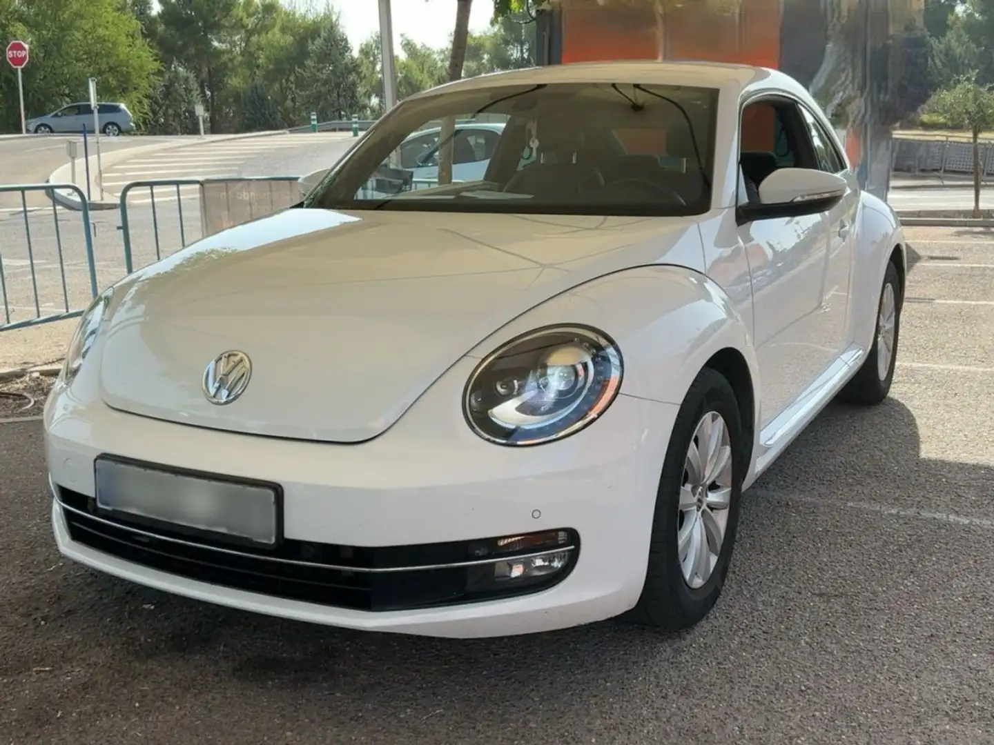 Volkswagen Beetle Pequeño Automático de 3 Puertas Blanco - 1