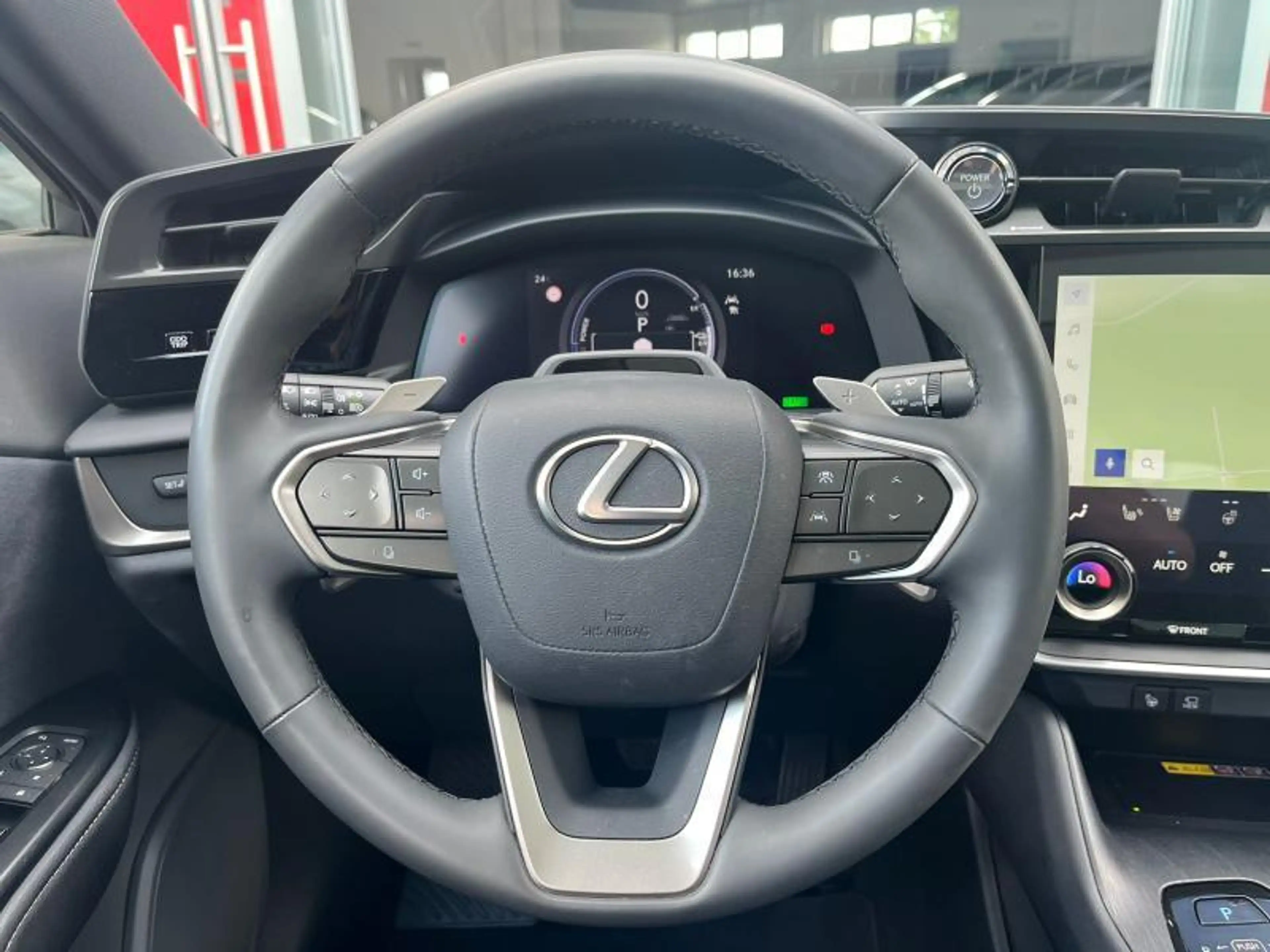 Lexus RZ Privilege Line — photo 11