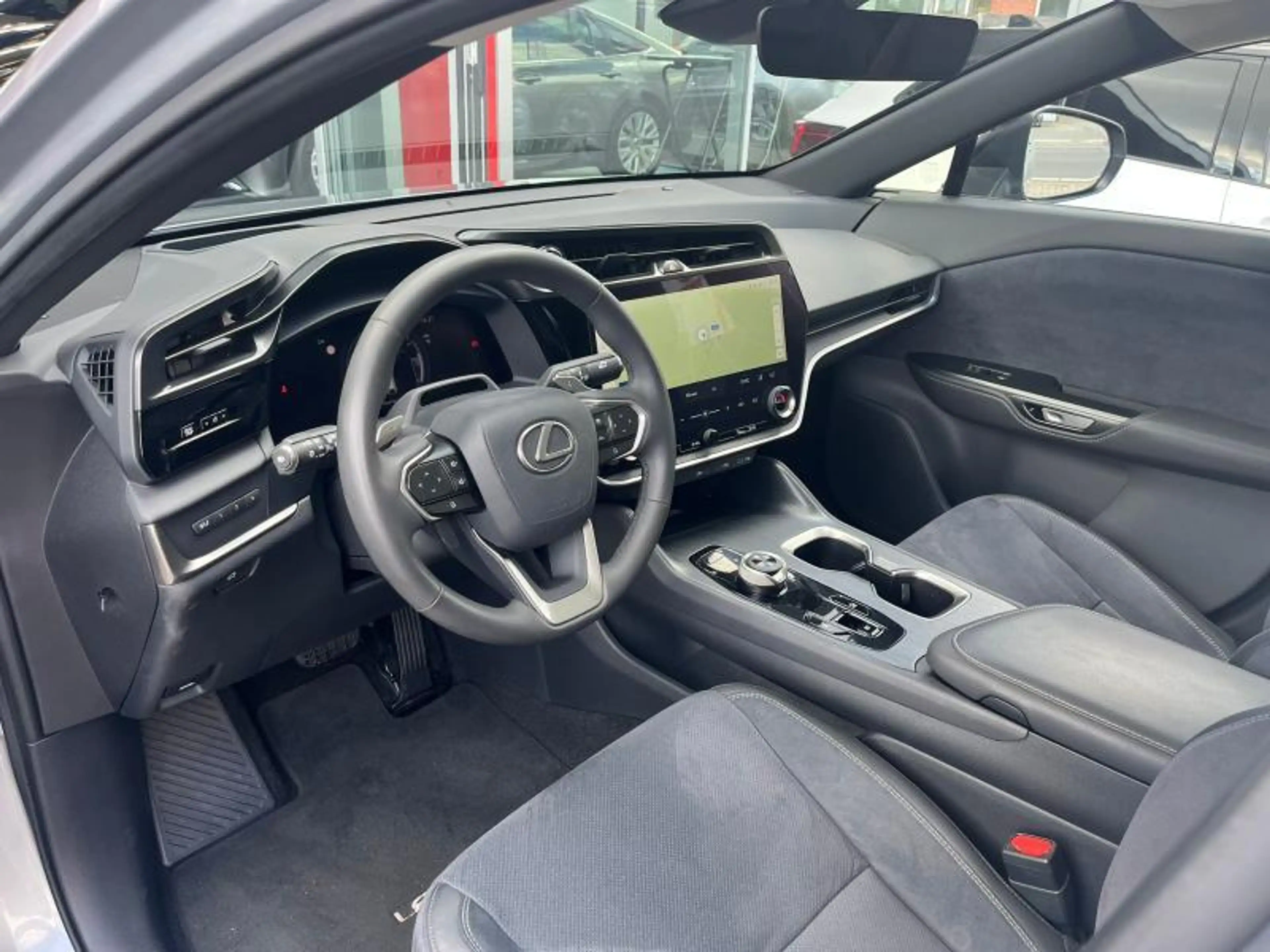 Lexus RZ Privilege Line — photo 8
