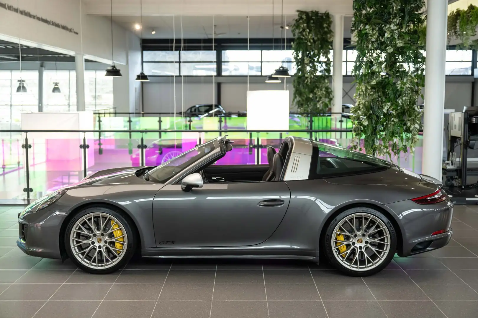 Porsche Targa 991 4 GTS Exclusive Manufactur Edition Grau - 2