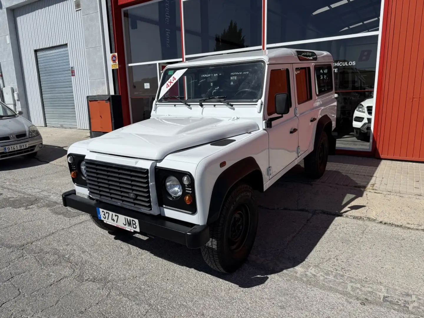 Land Rover Defender 110 SW SE Weiß - 2