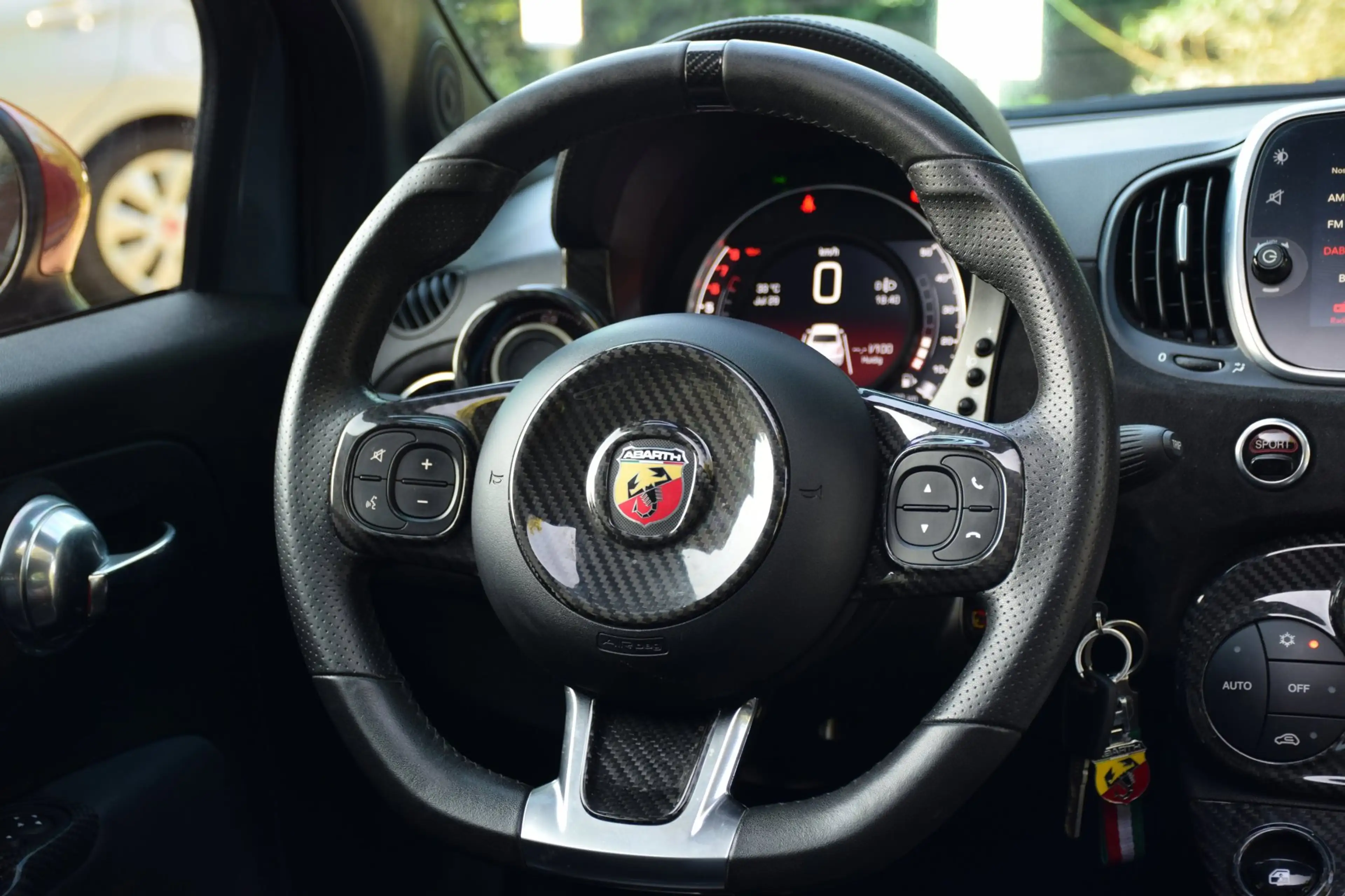 Fiat 500 Abarth Turismo Pack Rosso/Garantie/Carplay/Carbon — photo 14