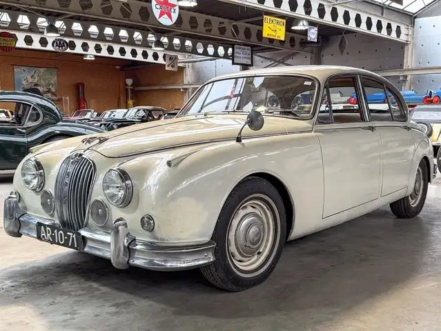 Jaguar MK II Sedan