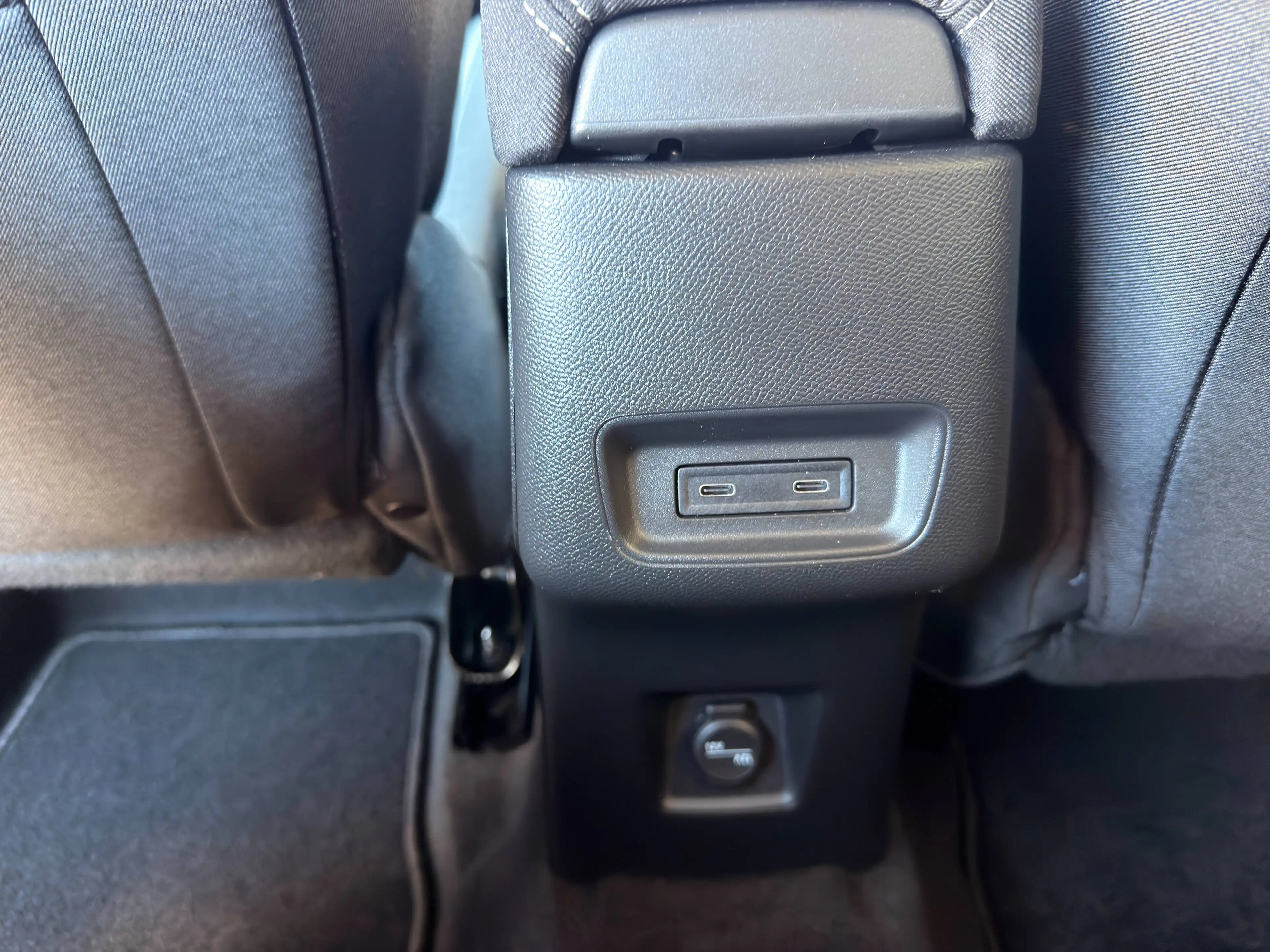 Opel Frontera GS 1.2 MildHybrid,AHK,LED,Navi,Sitzheizung,Allwetterreifen,PDC,Alufelgen,Rückfahrkamera — photo 6