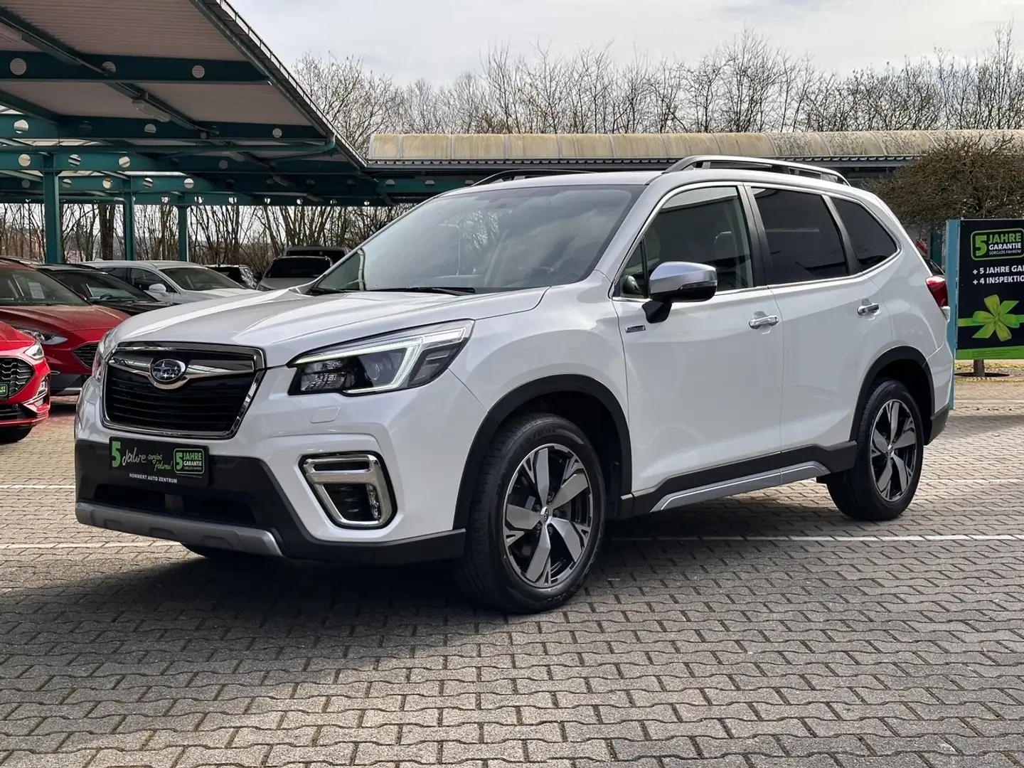 Subaru Forester 2.0ie AWD Platinum *AHK*beh.Lenk*Pano* Bianco - 2