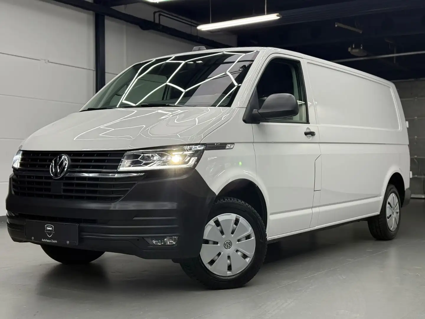 Volkswagen T6 Transporter T6.1 DSG Lang ACC*KAMERA*AHK*SZH*KLIMA*1.HAND Blanc - 1