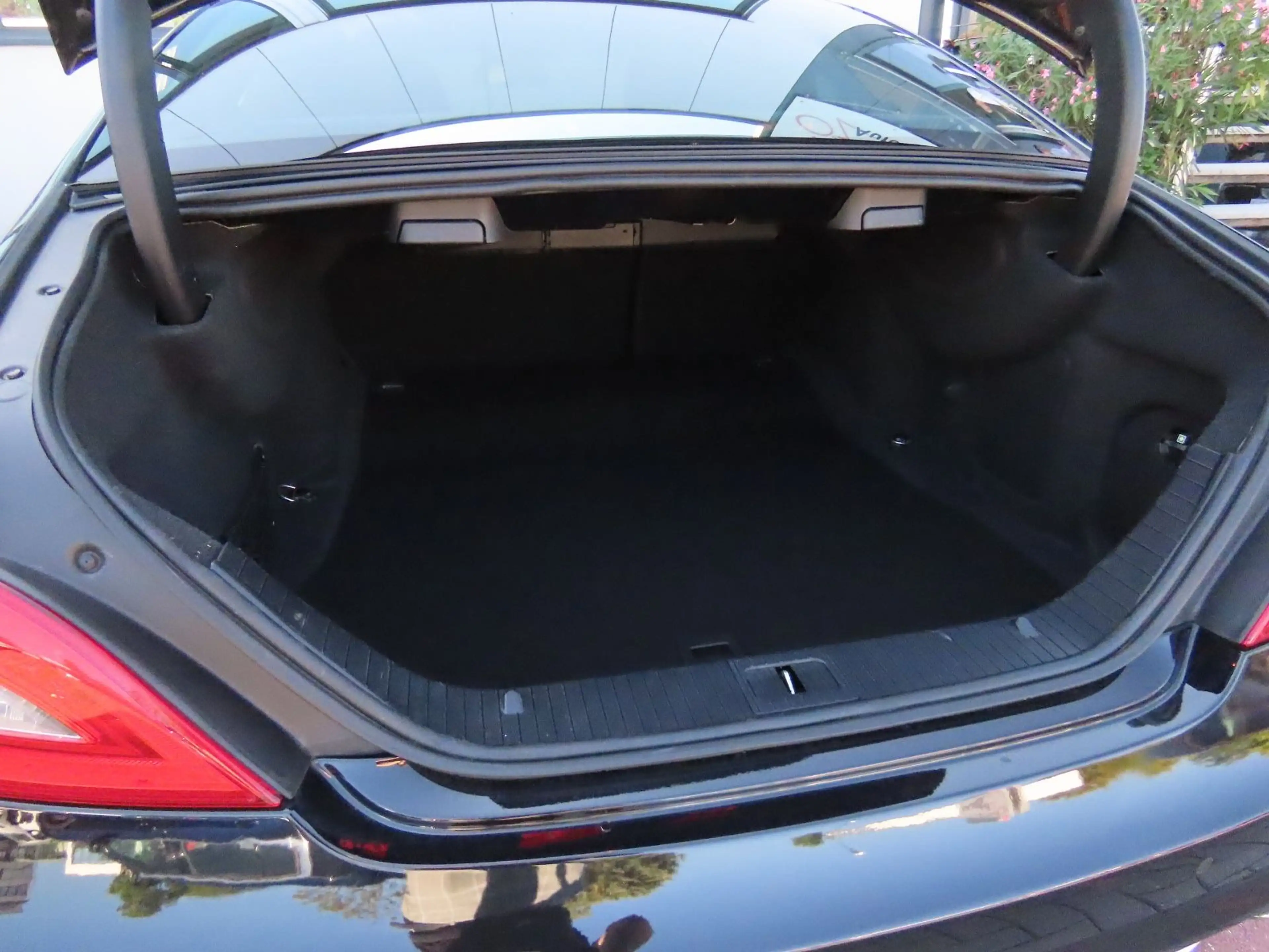 Mercedes-Benz CLS 350 AMG-Line Exclusiv Leder Ambiente H&K — photo 9