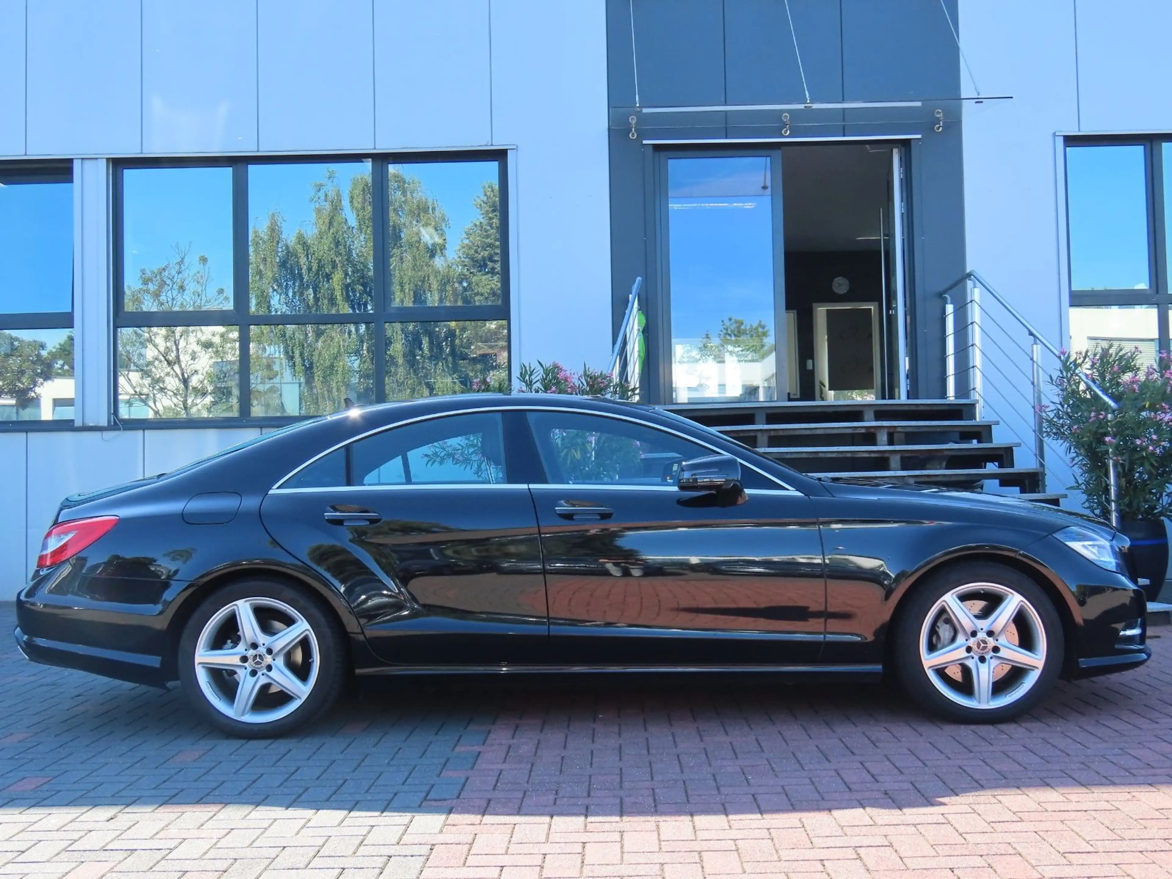 Mercedes-Benz CLS 350 AMG-Line Exclusiv Leder Ambiente H&K — photo 12