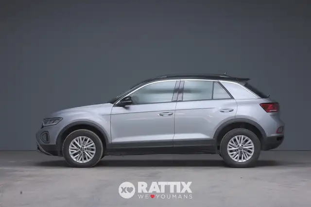 Volkswagen T-Roc view 2