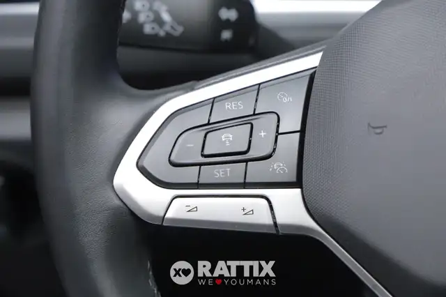Volkswagen T-Roc view 10