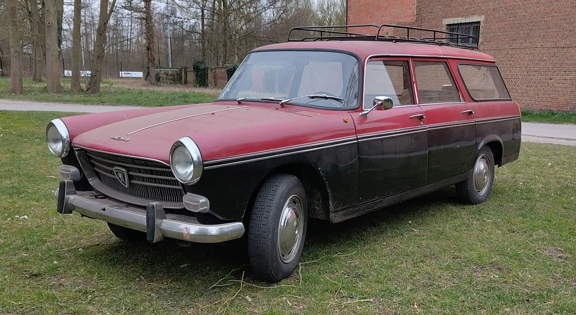 Peugeot 404 familiale Rojo - 1