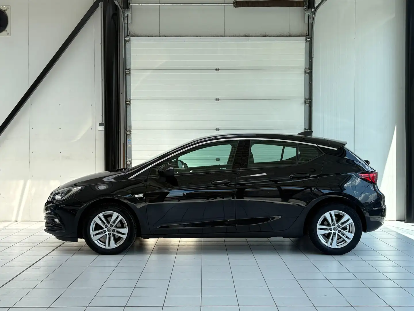 Opel Astra Astra 1.0i *XENON * CUIR * GPS * PDC * JANTES * Schwarz - 2