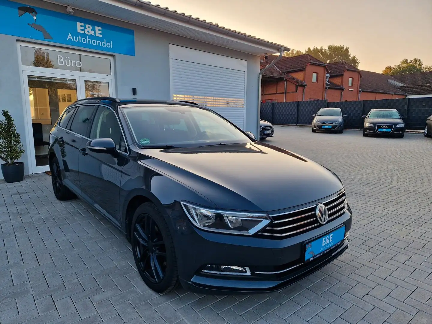 Volkswagen Passat Variant Passat Comfortline+Scheckheft+AHK+TÜV neu Gris - 1