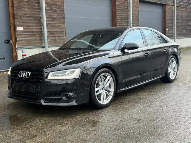 Audi S8 plus