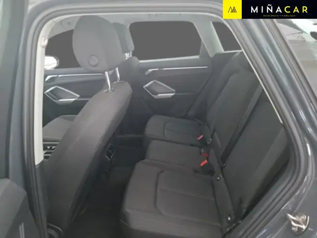 Audi Q3 view 5