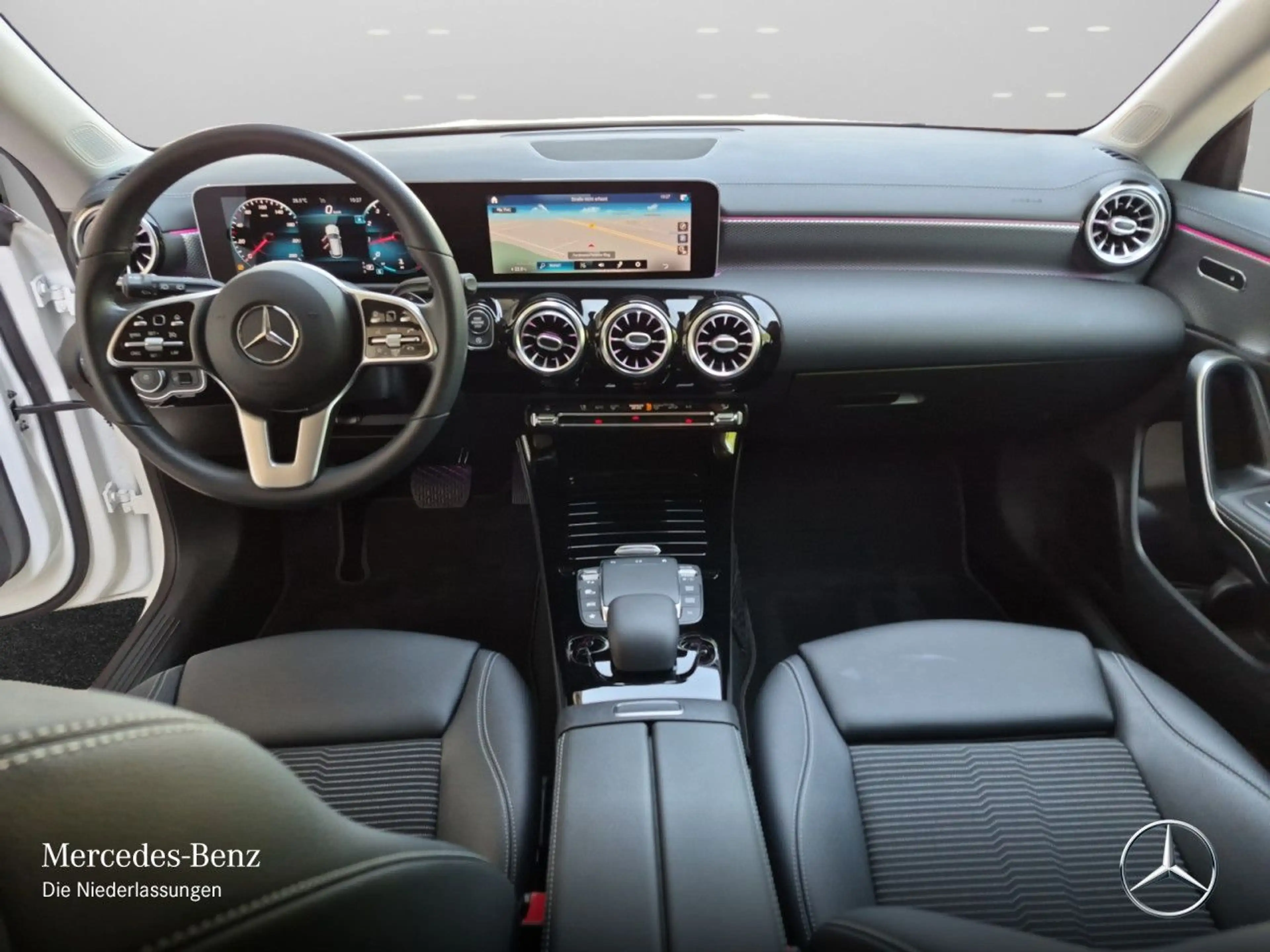 Mercedes-Benz CLA 200 PROGRESSIVE+NIGHT+LED+KAMERA+TOTW+7G — photo 13