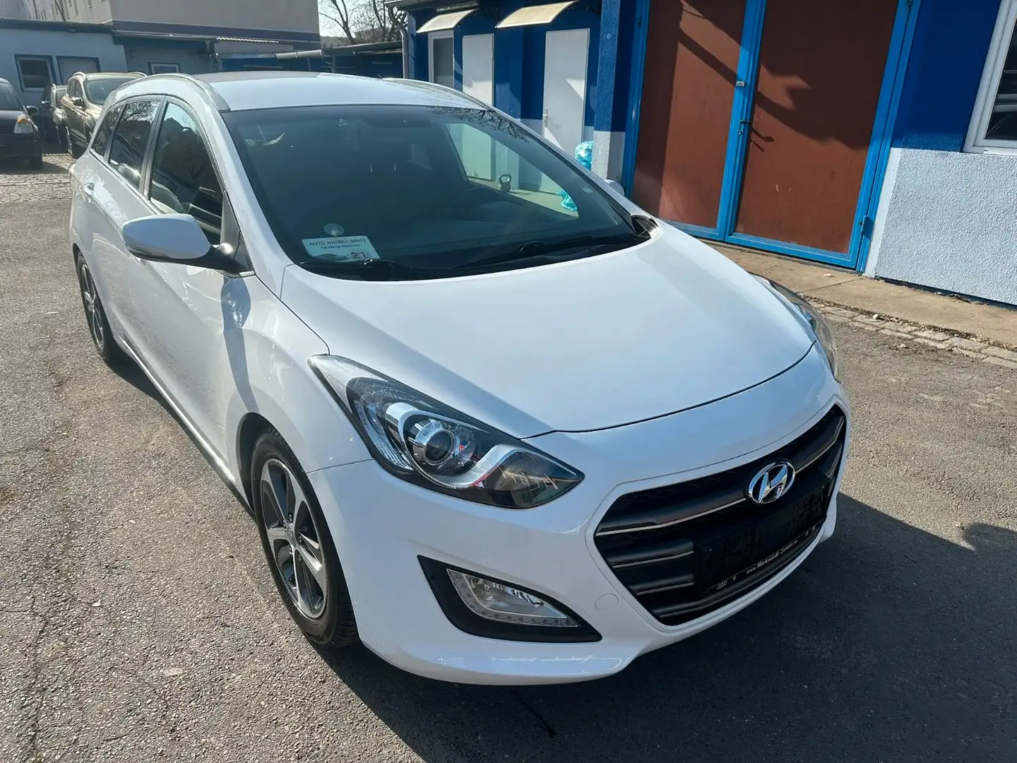 Hyundai i30 1.4 cw*6Gang*Klima*PDC*Navi*R-Cam*Euro6*Top* Weiß - 2