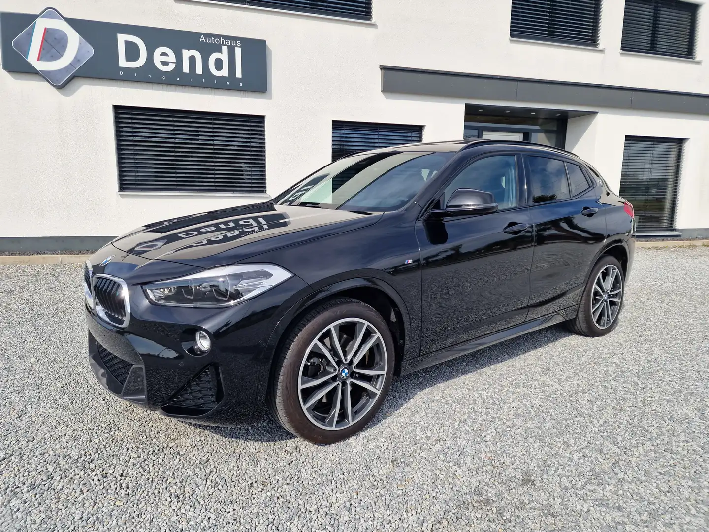 BMW X2 xDrive25d Aut. *M-Sport* Schwarz - 1