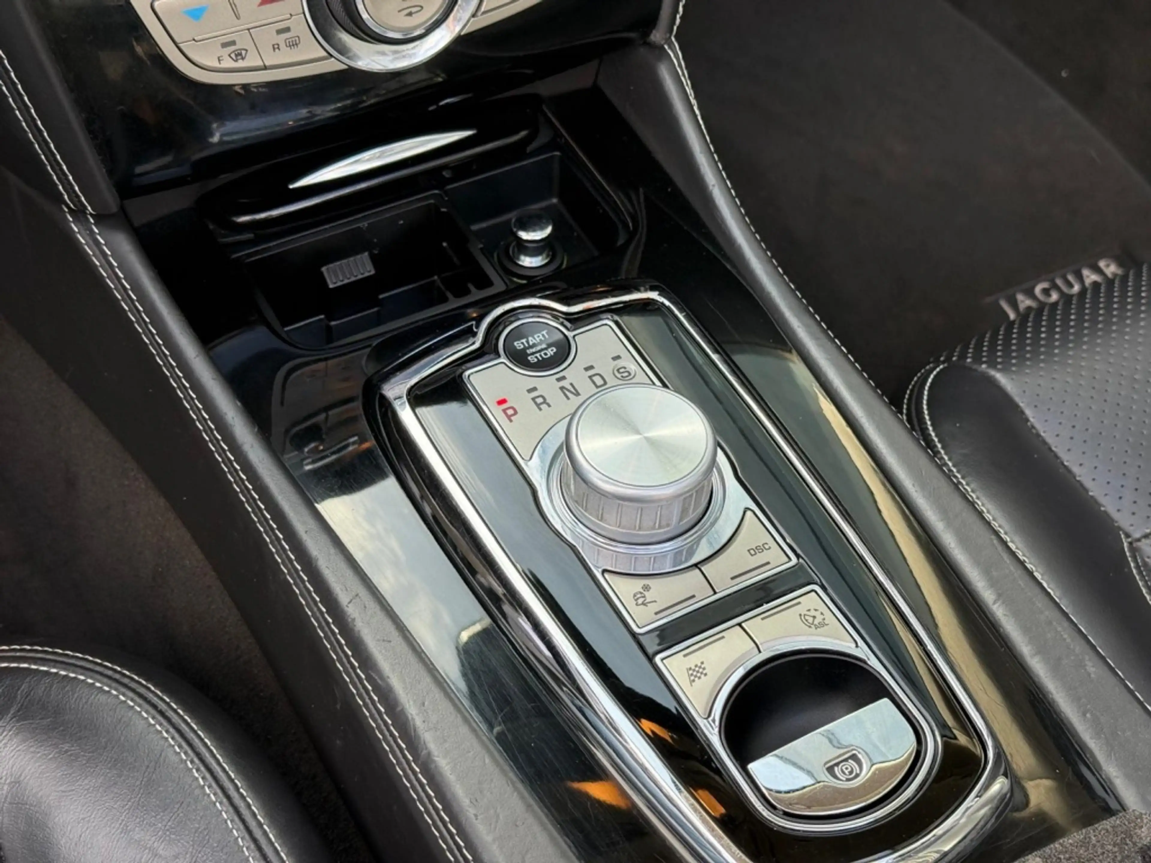 Jaguar XK 5.0 V8 385pk Portfolio — photo 12