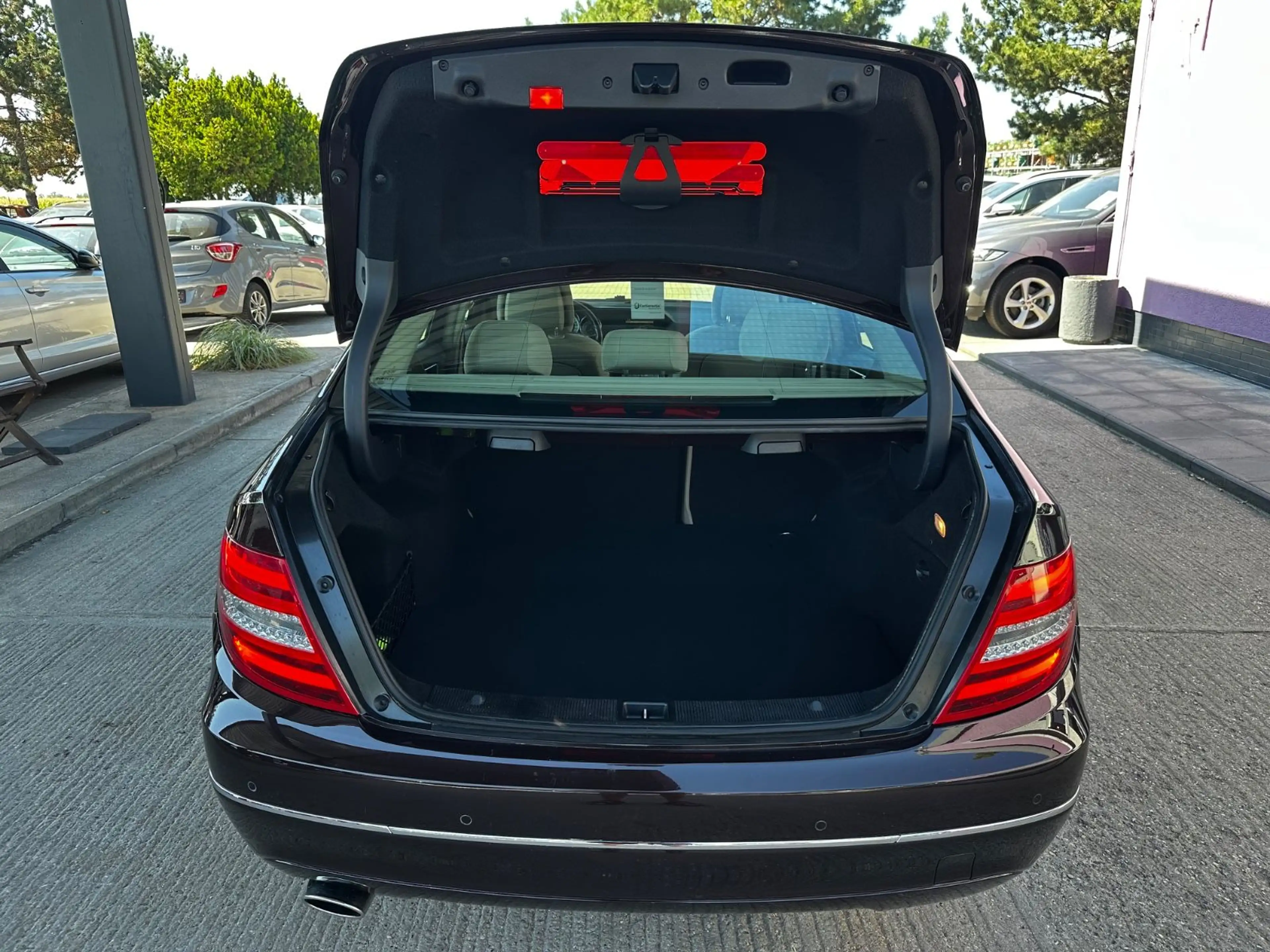 Mercedes-Benz C 200 CGI Elegance BlueEfficiency  Limousine — photo 10
