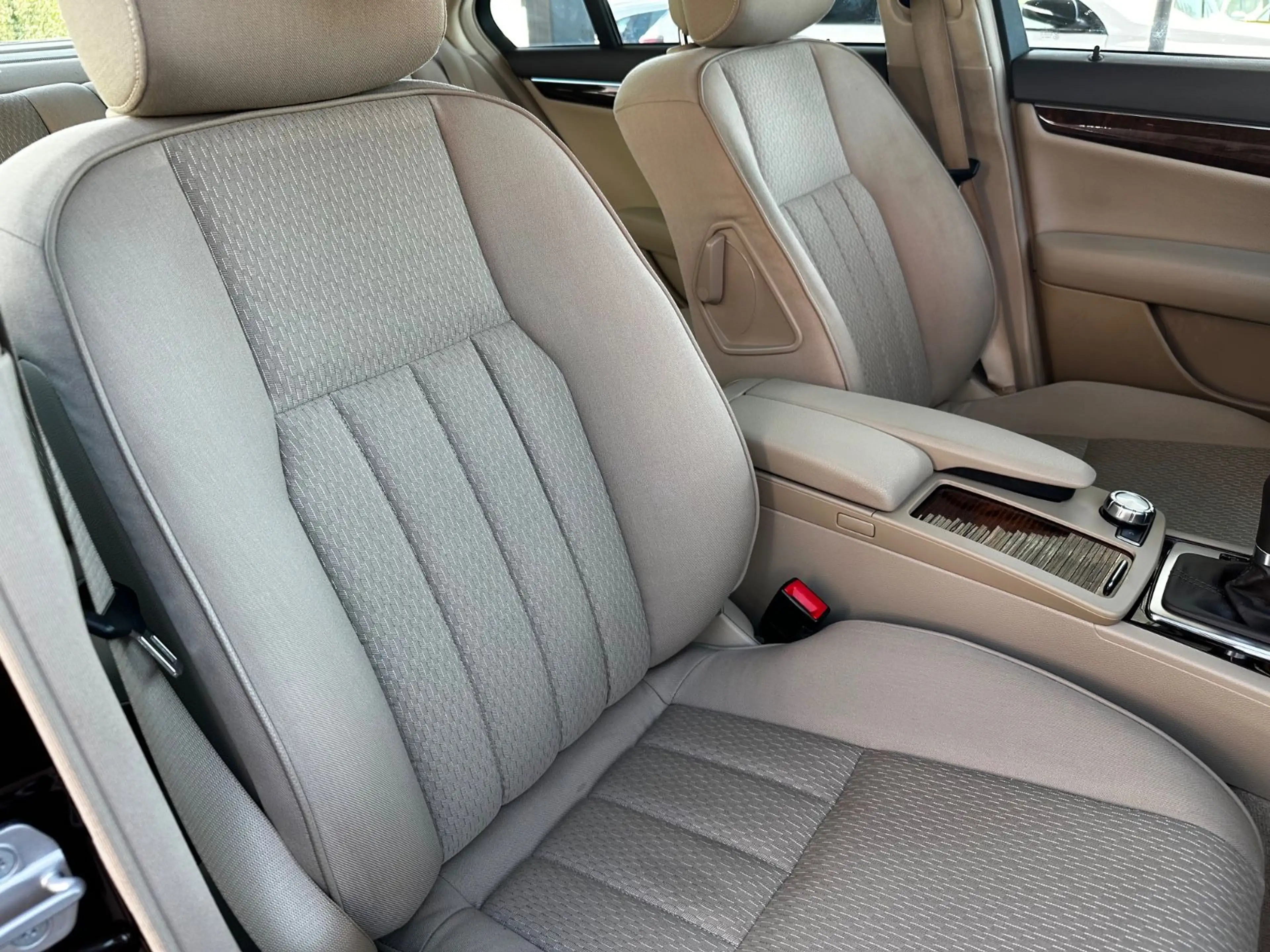 Mercedes-Benz C 200 CGI Elegance BlueEfficiency  Limousine — photo 22