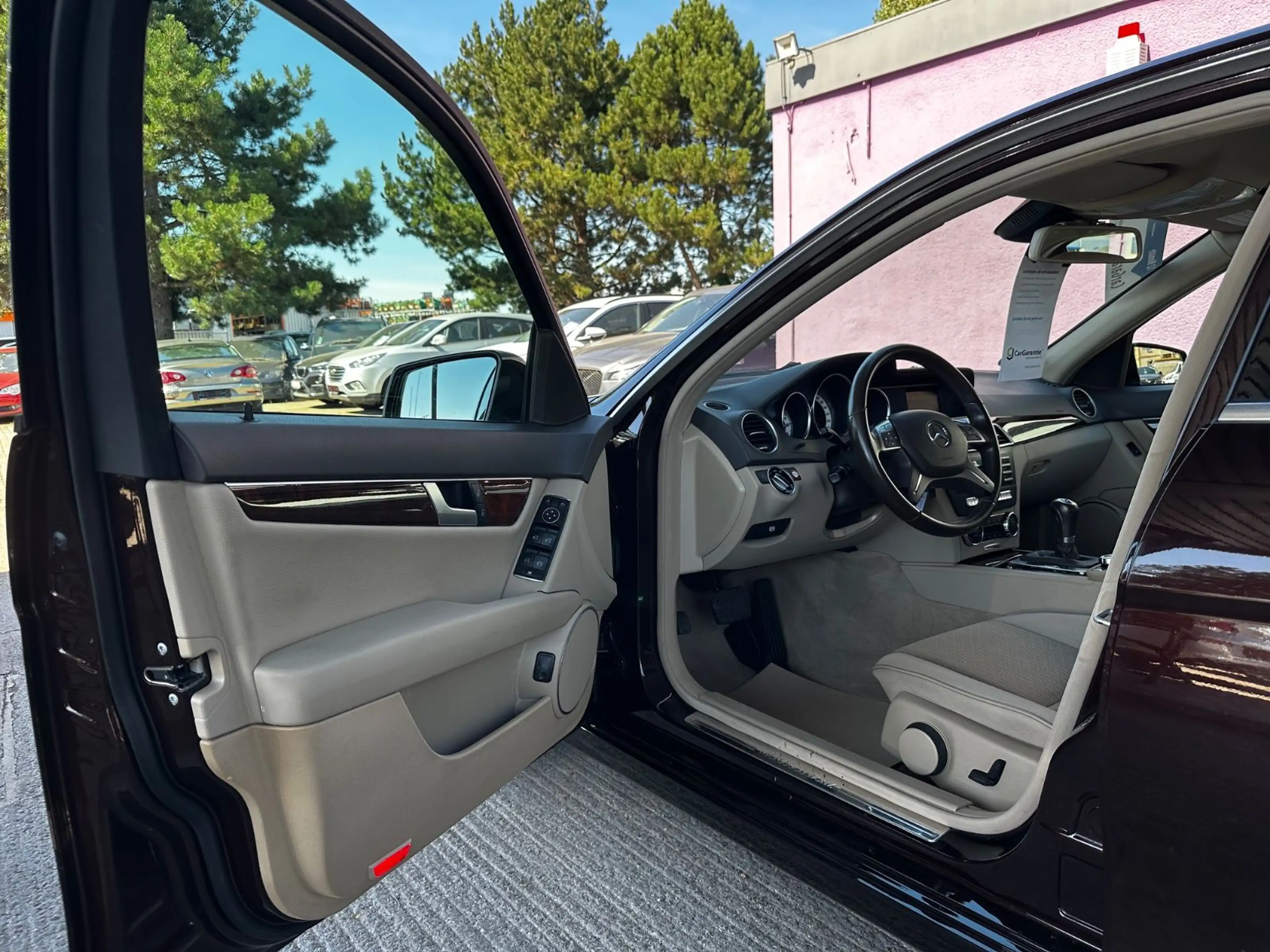 Mercedes-Benz C 200 CGI Elegance BlueEfficiency  Limousine — photo 13
