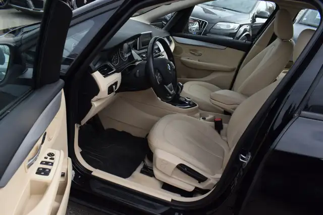 BMW 2 Series view 7