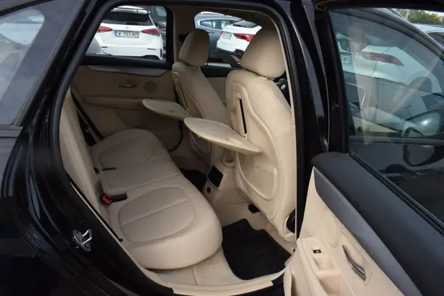 BMW 2 Series view 11