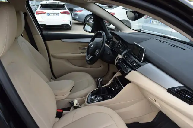BMW 2 Series view 9