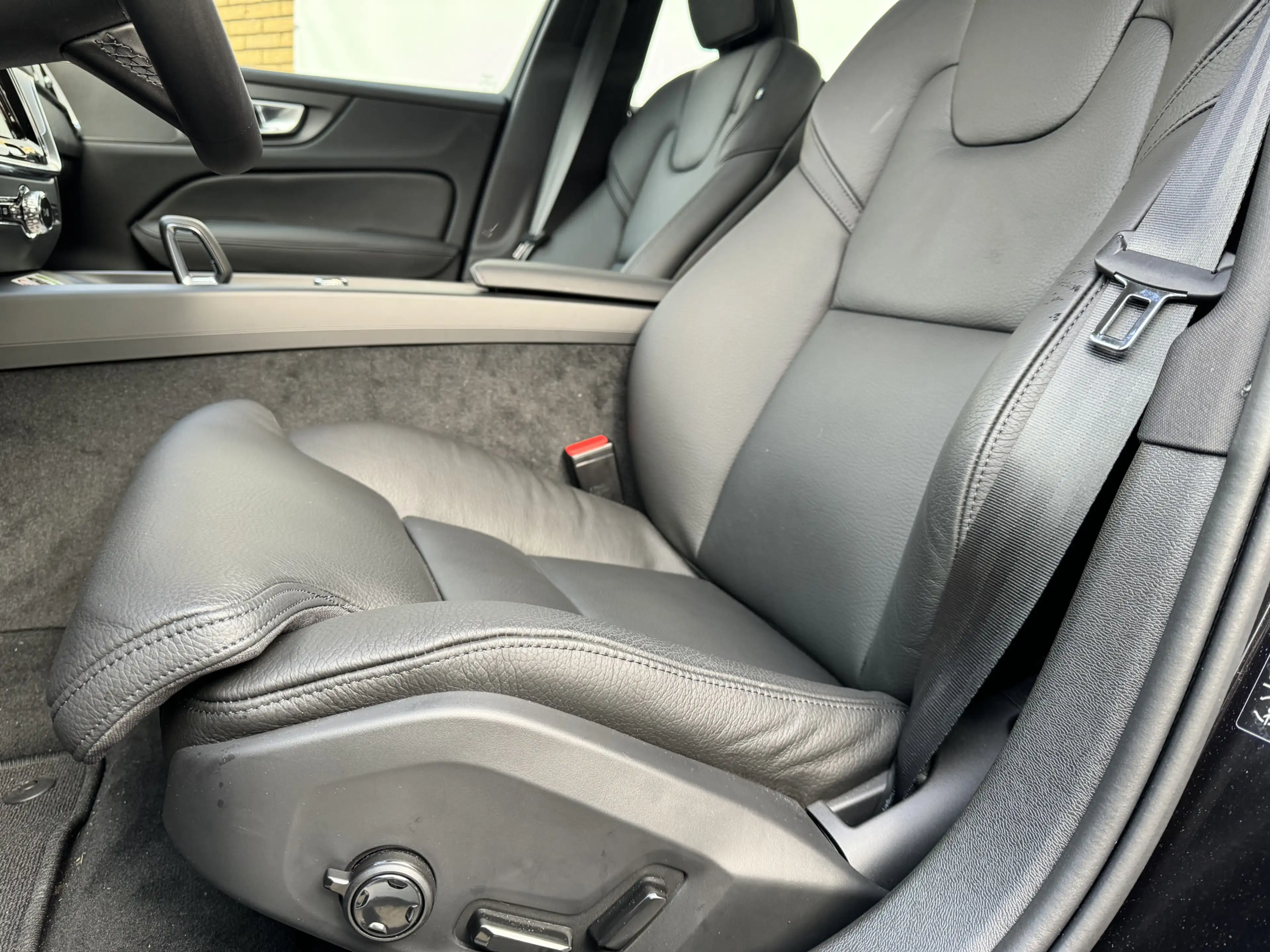 Volvo S60 2.0 B4 Automaat Plus Dark Panoramadak | Black Edit — photo 8