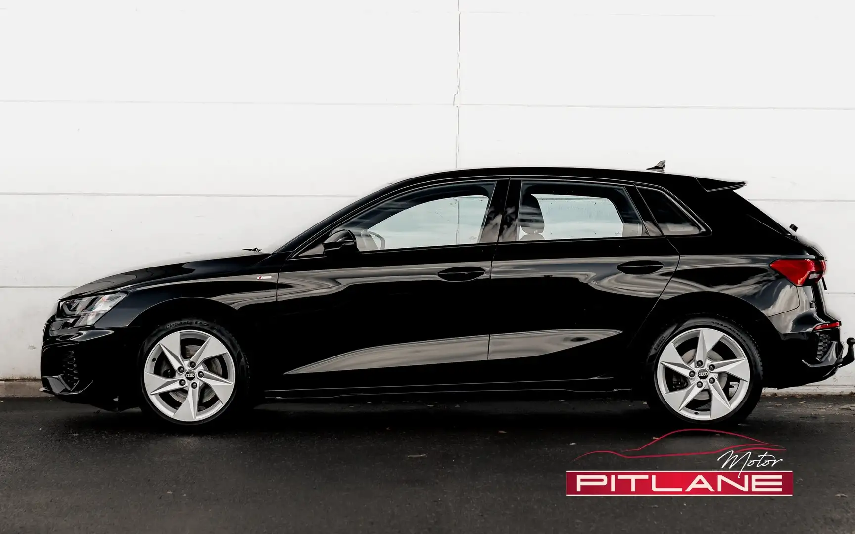 Audi A3 Sportback 35 TDi Edition S-line S-tronic / VIRTUAL Zwart - 2