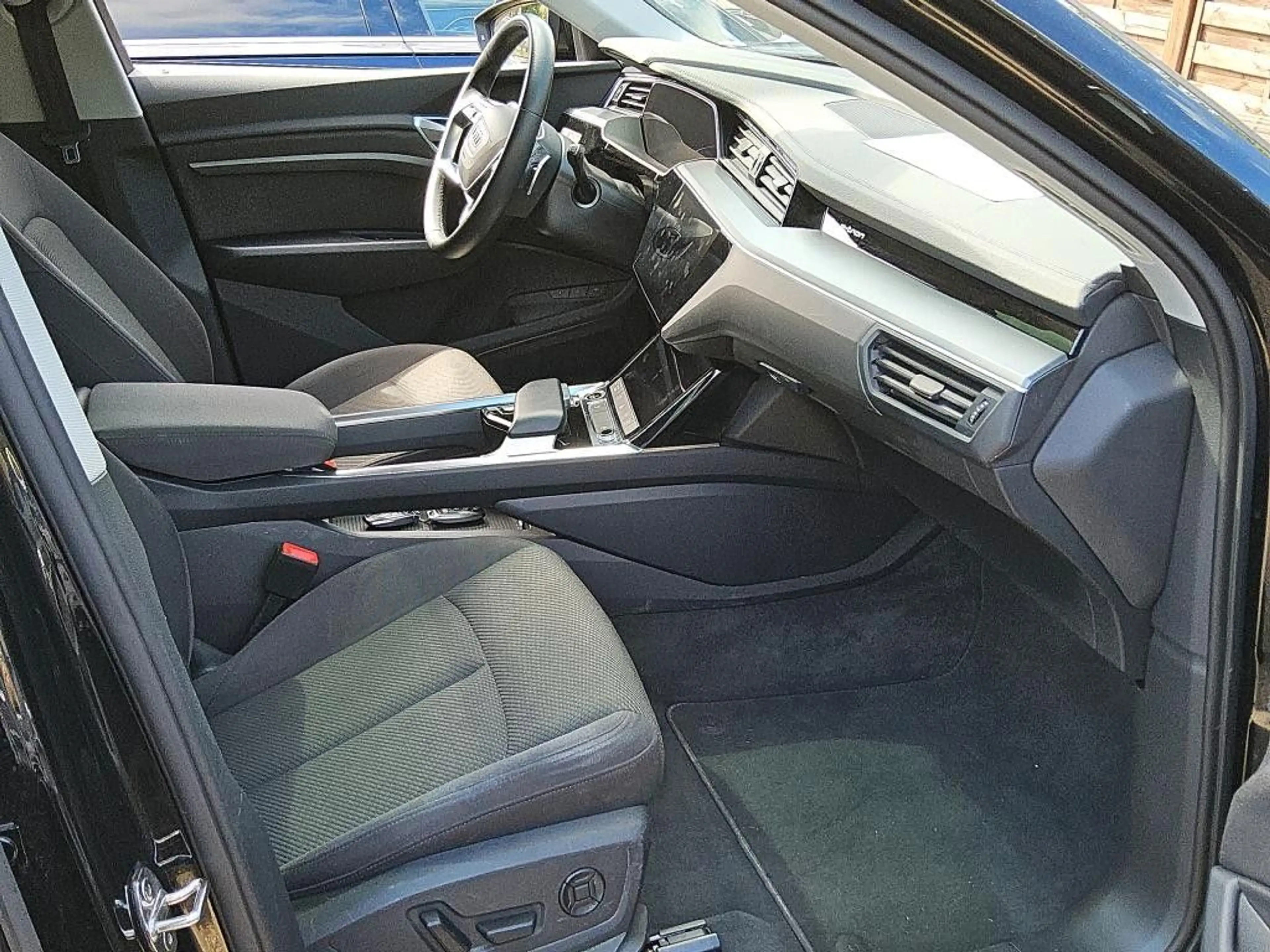 Audi e-tron E-tron 55 Quattro Advanced*PANO*HuD*MATRIX-LED* — photo 8
