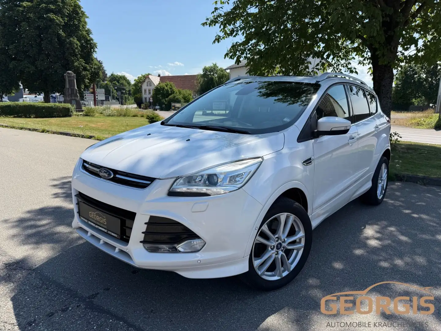 Ford Kuga 2.0 TDCi Individual AWD AHK SHG Panorama Weiß - 1