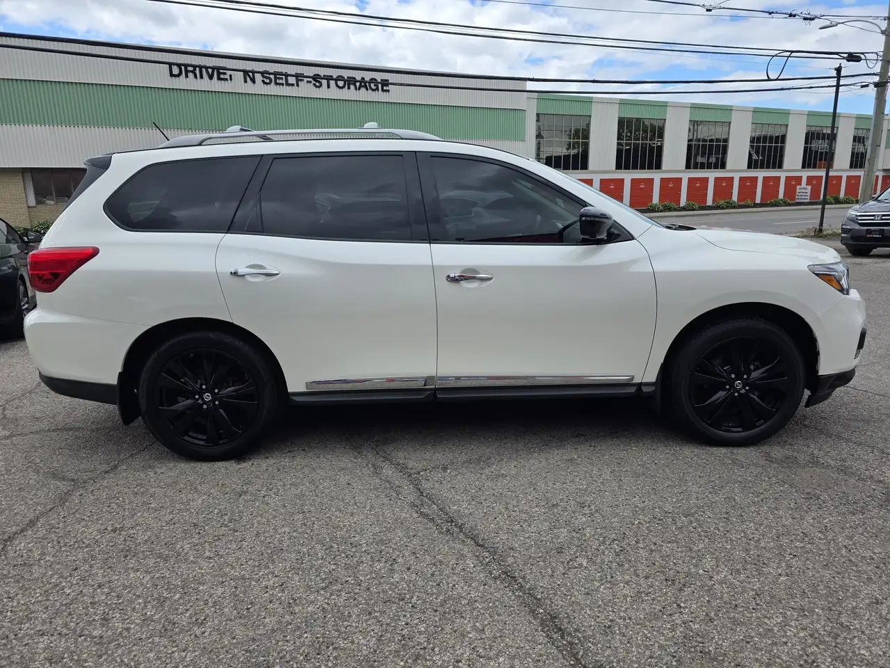 Nissan Pathfinder photo Nissan Pathfinder