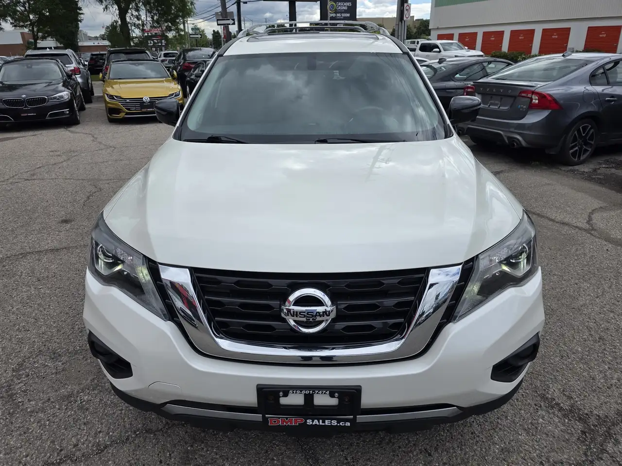 Nissan Pathfinder photo Nissan Pathfinder