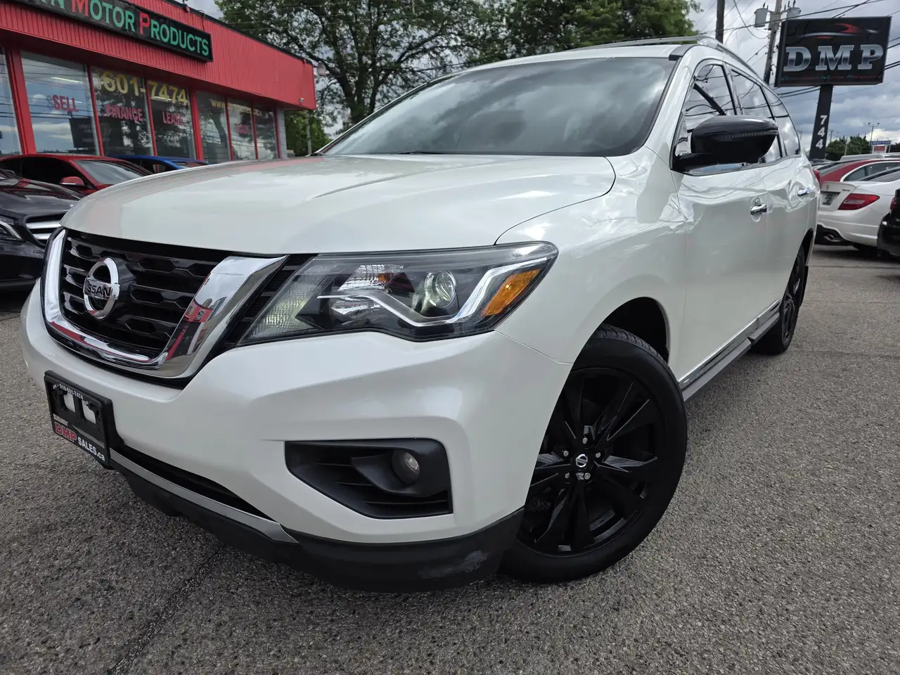 Nissan Pathfinder photo Nissan Pathfinder