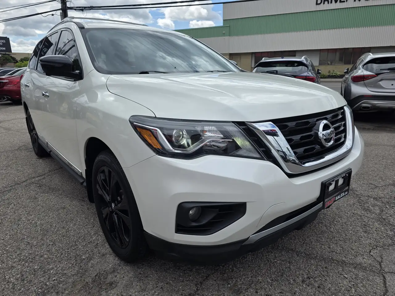 Nissan Pathfinder photo Nissan Pathfinder