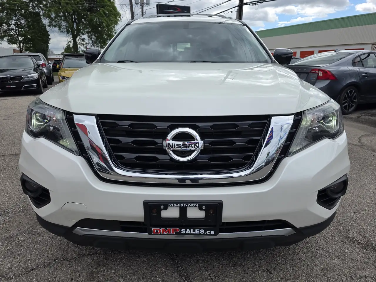 Nissan Pathfinder photo Nissan Pathfinder